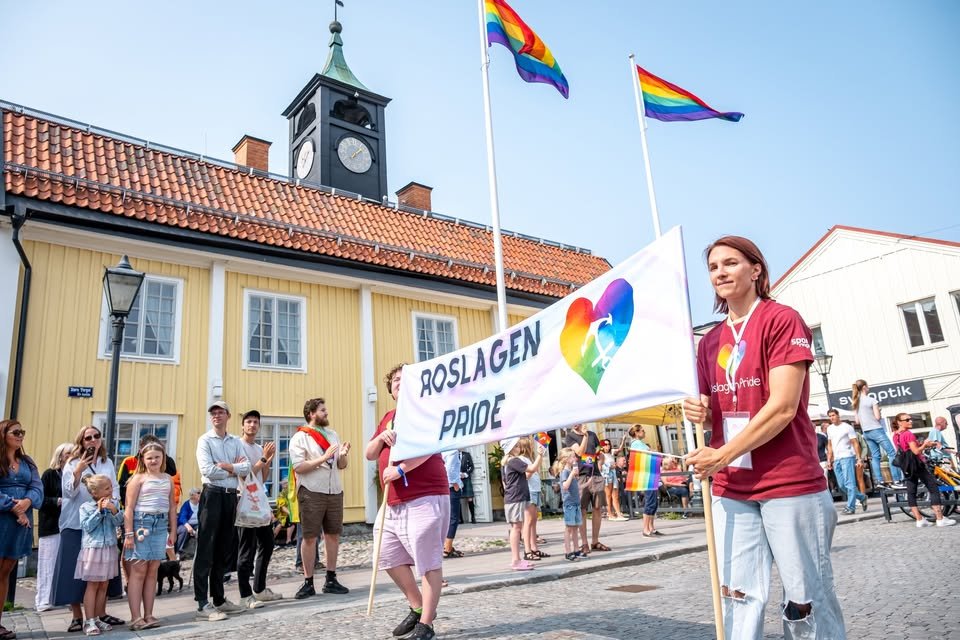 ROSLAGEN PRIDE KARAOKE @ HAPPY SHITTY DAY