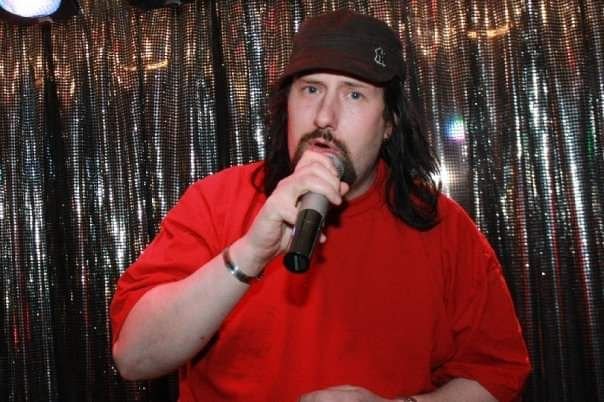 KARAOKEKVÄLL PÅ 34AN MAT OCH MINGEL I STRÄNGNÄS